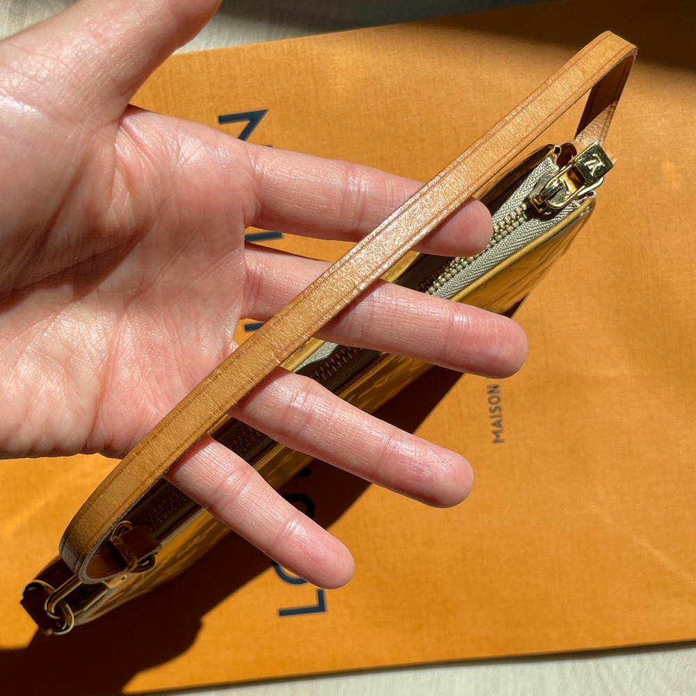 Louis Vuitton Lexington - Picture 11 of 16